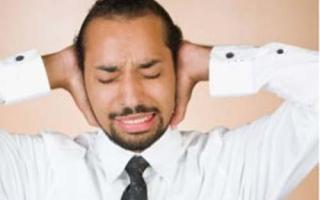 一直耳鸣怎么回事 耳鸣有什么症状表现