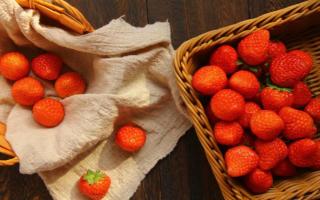 草莓有一点烂能吃吗 吃了烂的草莓会怎样