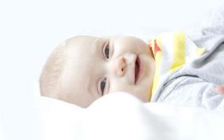 宝宝发烧的原因和护理方法 宝宝发烧什么情况去医院