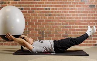 怎么练腰腹力量 健身房怎么练腰腹力量