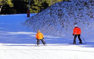 冬天适合什么室外运动 滑雪对身体的好处