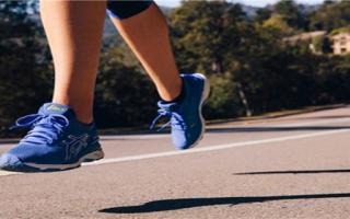 跑步可以穿篮球鞋吗 长距离跑时用什么呼吸
