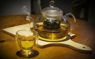 乌龙茶是铁观音茶吗怎么区别乌龙茶和铁观音 润疗养生网runliao Com 乌龙茶是铁观音茶吗怎么区别乌龙茶和铁观音 润疗养生网runliao Com