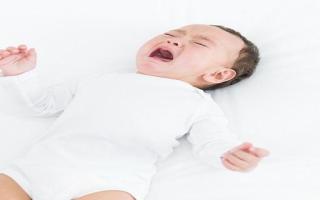 满月宝宝感冒怎么确诊 满月宝宝感冒能吃药吗