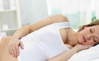 怀孕早期不孕吐是生女孩吗 怀孕早期没有孕吐正常吗