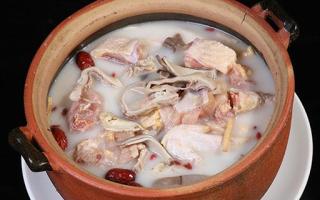猪肚汤为什么会白色 猪肚汤煲多少时间
