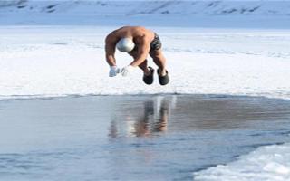 冬泳初学者注意哪些 冬泳什么时刻最好