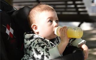 什么饮料不适合儿童喝 儿童可以喝碳酸饮料吗