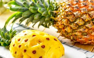 菠萝怎么热着吃 菠萝放开水里能吃吗