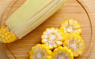 煮熟的玉米怎么保存 煮熟的玉米能放多久