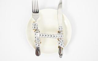 经期节食会瘦得更多吗 经期节食会影响月经吗