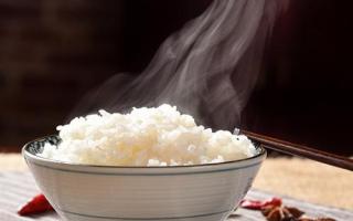 煮米饭加多少水合适 煮米饭有什么技巧