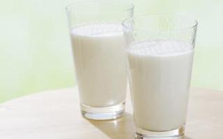 牛奶吃了有什么功效 食用牛奶需要注意什么