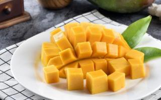 芒果和什么不能混着吃 菠萝与芒果可以一起吃吗