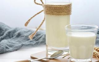 减肥期间可以喝脱脂牛奶吗 脱脂牛奶的热量高吗
