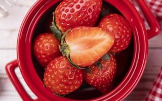 草莓不能和什么一起吃 吃完菠菜能吃草莓吗