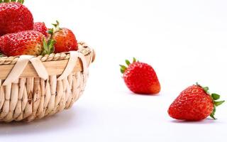草莓和樱桃能一起吃吗 草莓和香蕉能一起吃吗