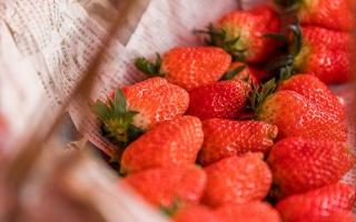 草莓用盐水泡会有什么好处 盐水泡草莓要泡多久