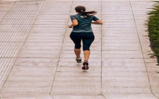 跑步坚持几个月能减肥 跑步一个月能瘦多少斤