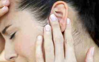 中耳炎能用棉签清理耳朵吗 中耳炎用碘伏消毒好吗