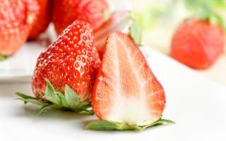 草莓吃多了会怎么样 一天吃多少草莓合适