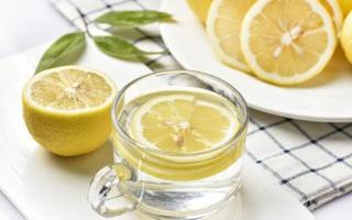 柠檬蜂蜜水可以解酒吗 蜂蜜柠檬水喝多少解酒